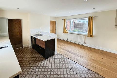 3 bedroom semi-detached house for sale, Eden Avenue, West Yorkshire WF5