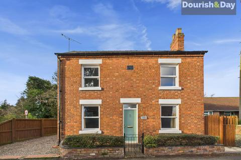 3 bedroom detached house for sale, Salisbury Road, Market Drayton TF9