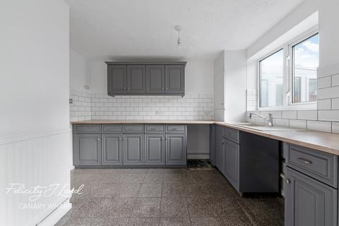 4 bedroom detached house for sale, Blanche Street, London E16