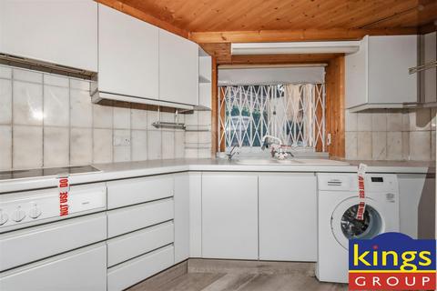 2 bedroom flat for sale, Rutland Court, London