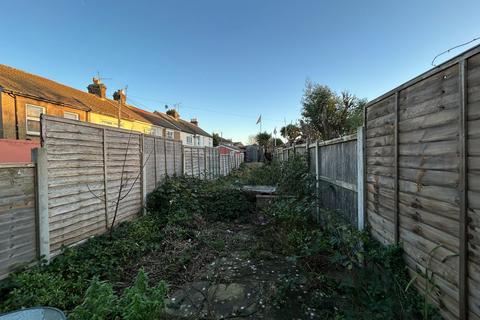 3 bedroom terraced house for sale, 55, Gillingham Road, Gillingham, Kent ME7 4RZ