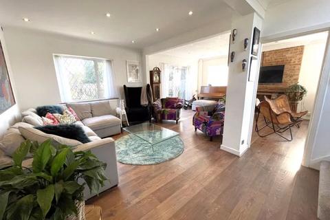 4 bedroom detached house to rent, Rideway Close, Camberley, GU15