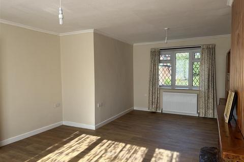 3 bedroom semi-detached house to rent, Cleveland Road, Wigston