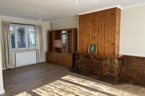 3 bedroom semi-detached house to rent, Cleveland Road, Wigston