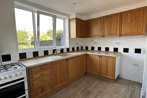 3 bedroom semi-detached house to rent, Cleveland Road, Wigston