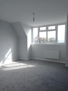 2 bedroom apartment to rent, Sea Road, Westgate-on-Sea