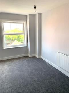 2 bedroom apartment to rent, Sea Road, Westgate-on-Sea