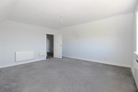 2 bedroom apartment to rent, Sea Road, Westgate-on-Sea