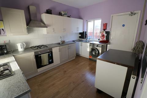 1 bedroom in a house share to rent, Cecil Avenue, Barking IG11