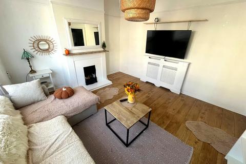 1 bedroom flat to rent, 36 Elthorne Park Road, Hanwell, W7 2JA
