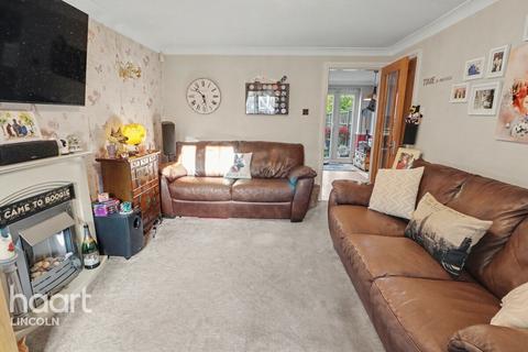 3 bedroom detached house for sale, Cannon Close, Coddington