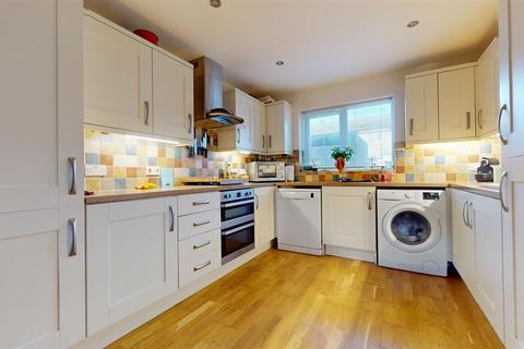 3 bedroom house to rent, Woolcombe Road, Portland