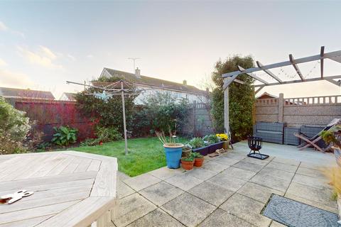 3 bedroom house to rent, Woolcombe Road, Portland