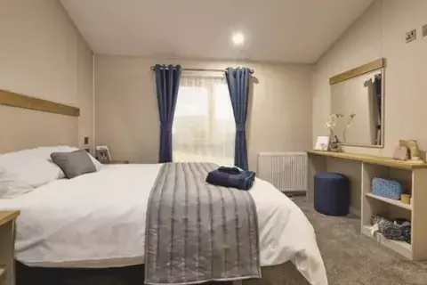 2 bedroom park home for sale, Skirlington Coast