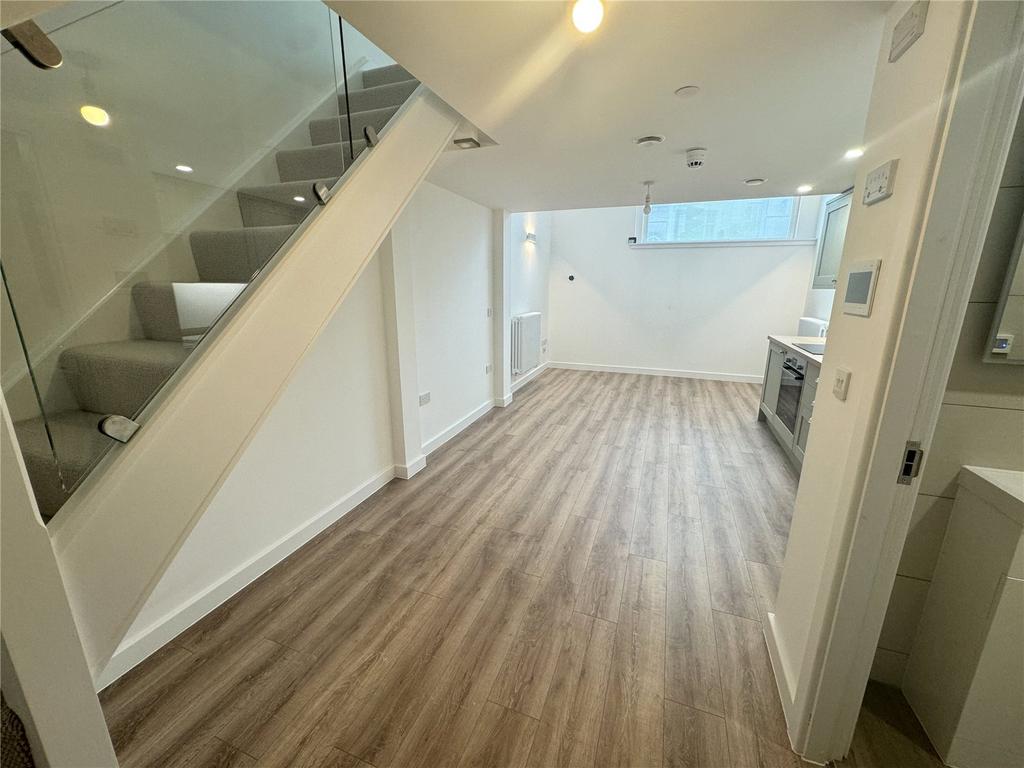Flat 003