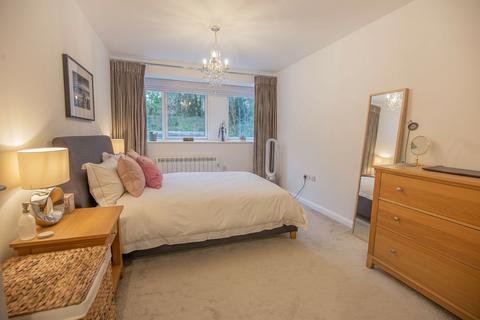 2 bedroom flat for sale, Sir Bernard Lovell Road, Malmesbury, SN16