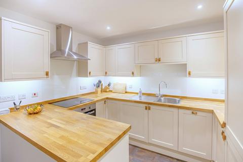 2 bedroom flat for sale, Sir Bernard Lovell Road, Malmesbury, SN16