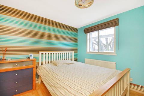 undefined, Gumley Gardens, Isleworth, TW7