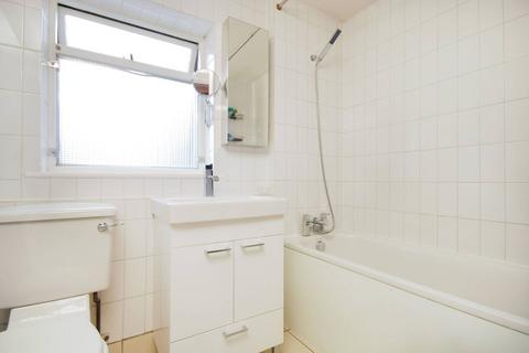 undefined, Gumley Gardens, Isleworth, TW7