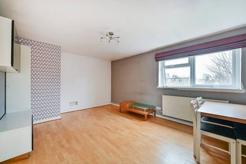 1 bedroom flat to rent, Gumley Gardens, Isleworth, TW7