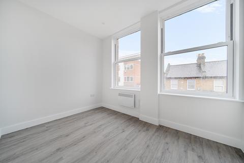 2 bedroom flat to rent, East Street Bromley BR1