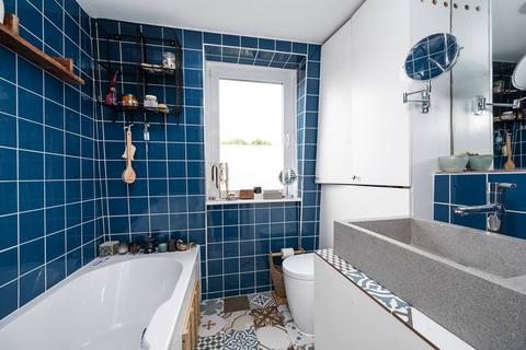2 bedroom flat to rent, Regan Way, Hoxton, London, N1
