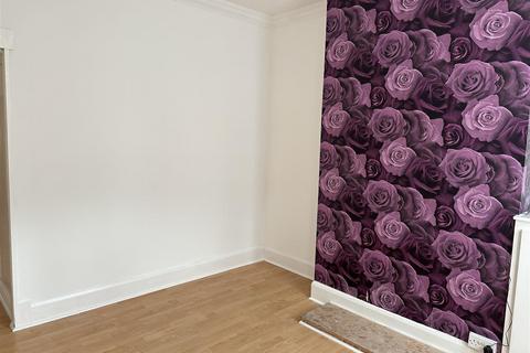 2 bedroom terraced house to rent, Warwick Street, Leicester