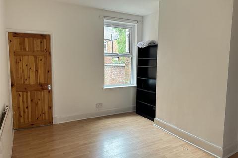 2 bedroom terraced house to rent, Warwick Street, Leicester