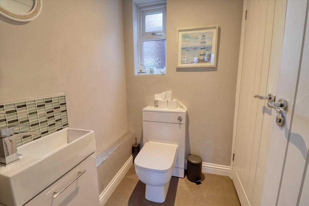 Cloakroom/WC