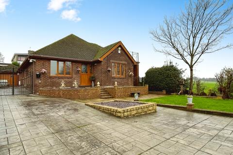 4 bedroom detached bungalow for sale, Wakefield Road, Staincross, Barnsley S75 6JY