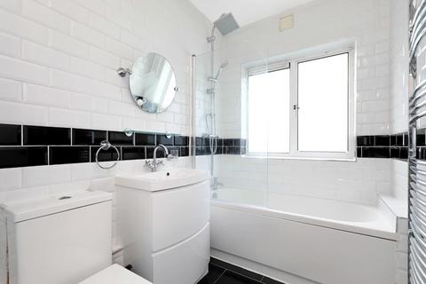 3 bedroom apartment to rent, Denmark Road, London