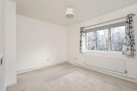 3 bedroom apartment to rent, Denmark Road, London