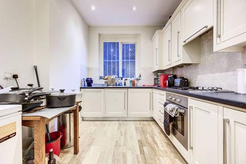 2 bedroom flat to rent, Nevern Mansions, Earls Court, London, SW5