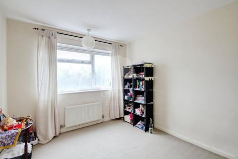 2 bedroom terraced house to rent, Minster Way, Langley SL3