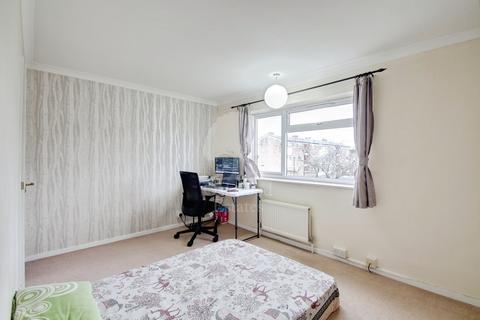 2 bedroom terraced house to rent, Minster Way, Langley SL3
