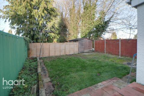3 bedroom semi-detached house to rent, Luton Road, DUNSTABLE