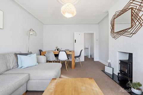 2 bedroom flat for sale, Crowstone Avenue, Westcliff-on-sea, SS0 8