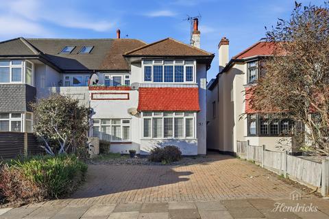Crowstone Avenue, Westcliff-on-sea, SS0 8