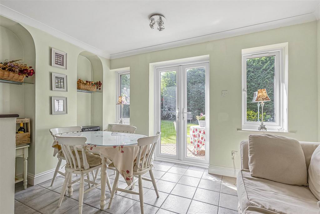 Breakfast area: