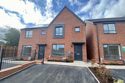 3 bedroom semi-detached house to rent, Ryle Way, Malvern