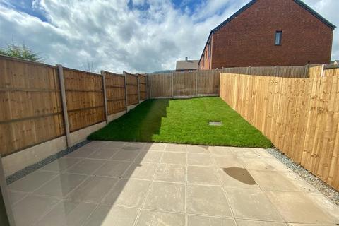 3 bedroom semi-detached house to rent, Ryle Way, Malvern