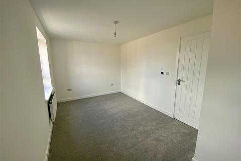 3 bedroom semi-detached house to rent, Ryle Way, Malvern