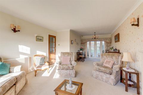 3 bedroom detached house for sale, Maple Drive, Nuthall NG16