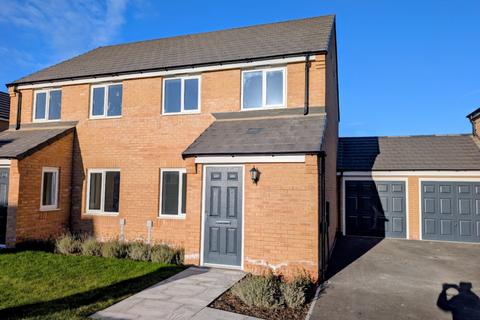 3 bedroom detached house to rent, Frickley Drive, South Elmsall, Pontefract, West Yorkshire, WF9