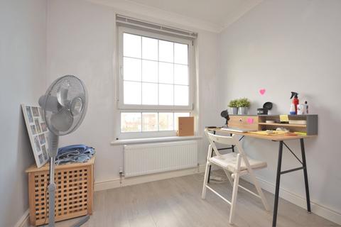 2 bedroom apartment for sale, Barville Close, London