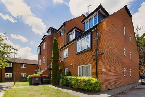 Springwood Crescent, Edgware HA8