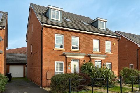 3 bedroom semi-detached house to rent, Peregrine Way, Warwick