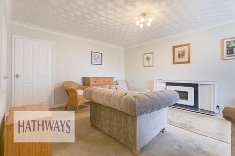 2 bedroom property to rent, Cae Rhedyn, Croesyceiliog, NP44