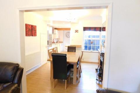 4 bedroom semi-detached house to rent, Hitchin Road, Stotfold, Hitchin