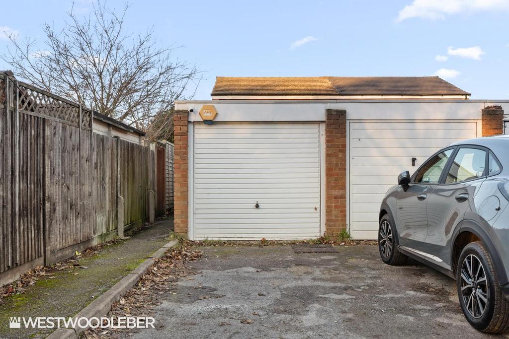 Woolmans Close 24.jpg